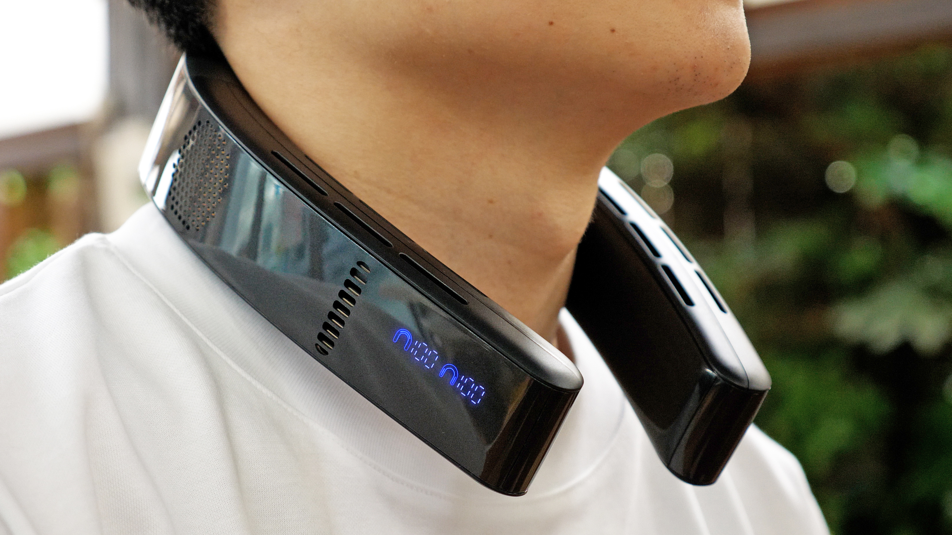 COOLiFY Cyber ウェアラブルエアコン ブラック ウェアラブルエアコン | 即時冷却3モードクーラー – TORRAS-JP