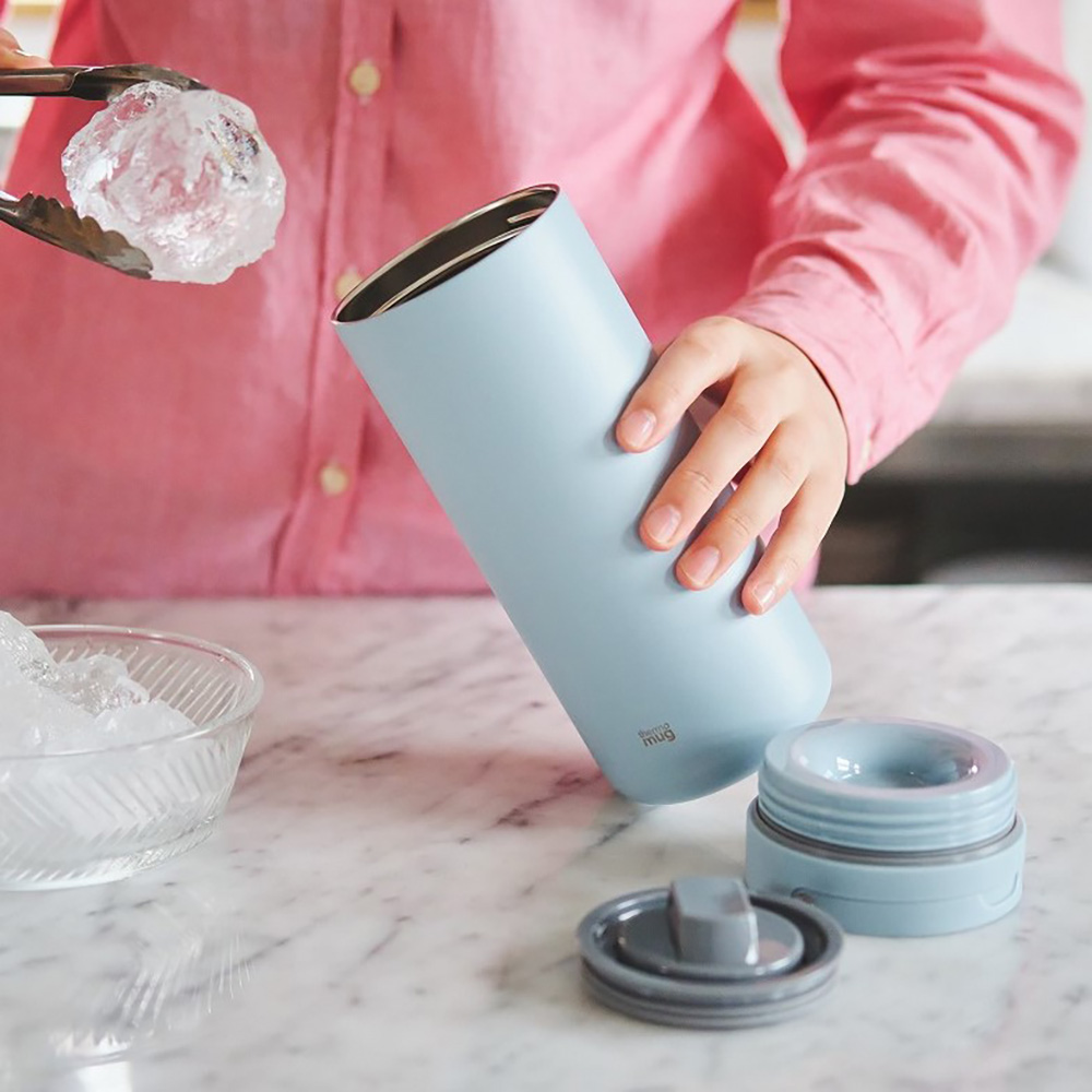 600mlサイズがちょうどいい水筒。収納可能な取っ手が便利そう