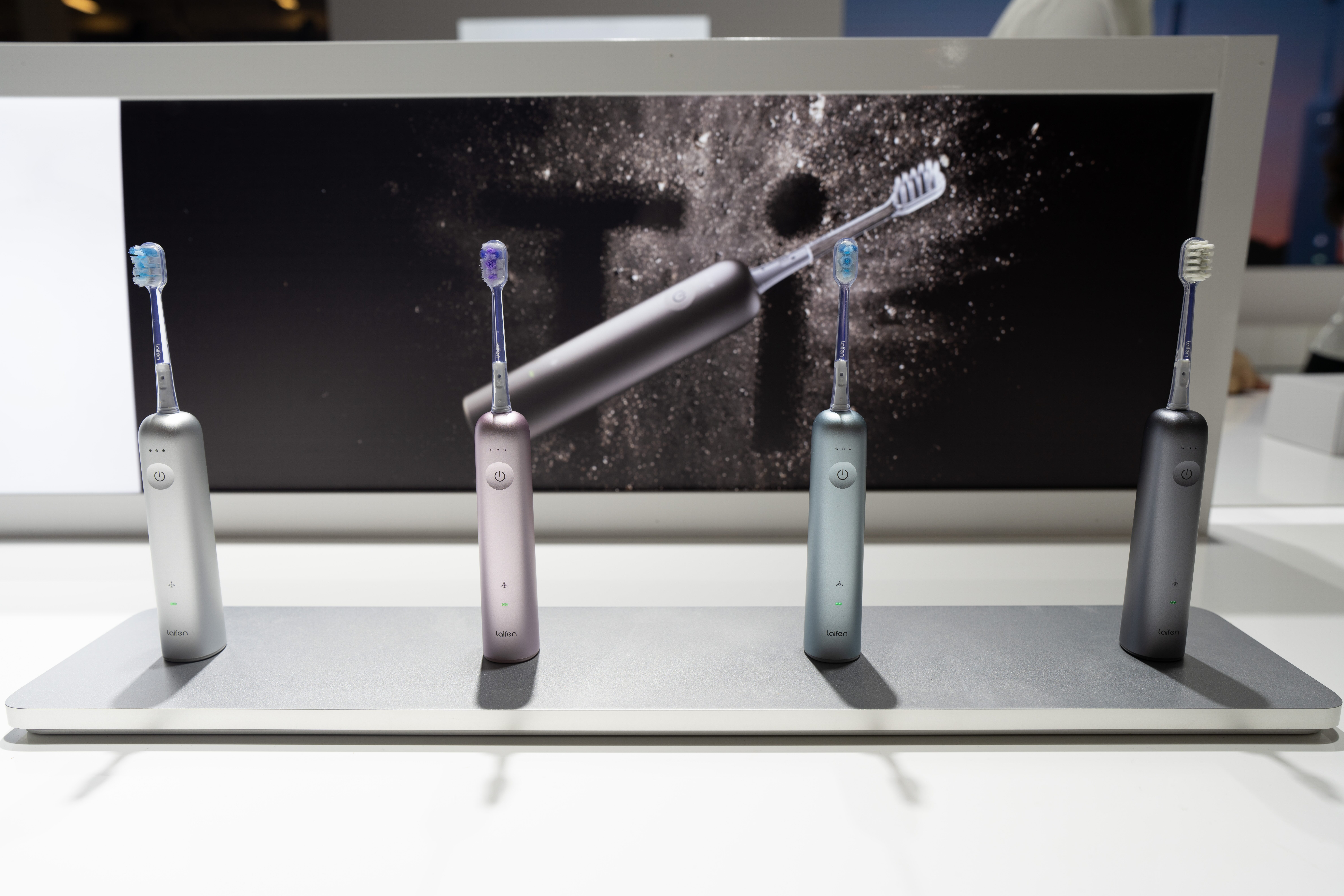 Laifenの人気電動歯ブラシにチタンver.登場 #IFA2024 | ギズモード