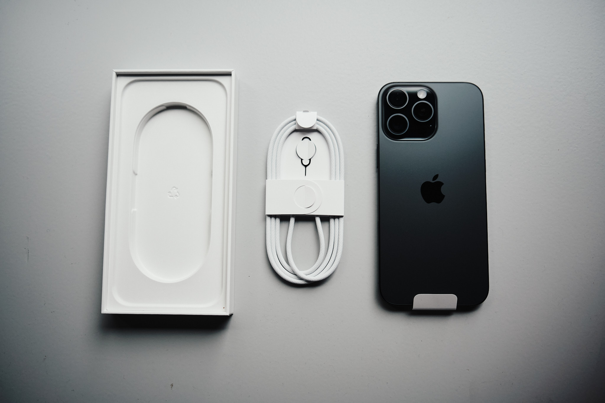 開封】iPhone 16 Pro Maxアンボックス。何も入ってませんけど