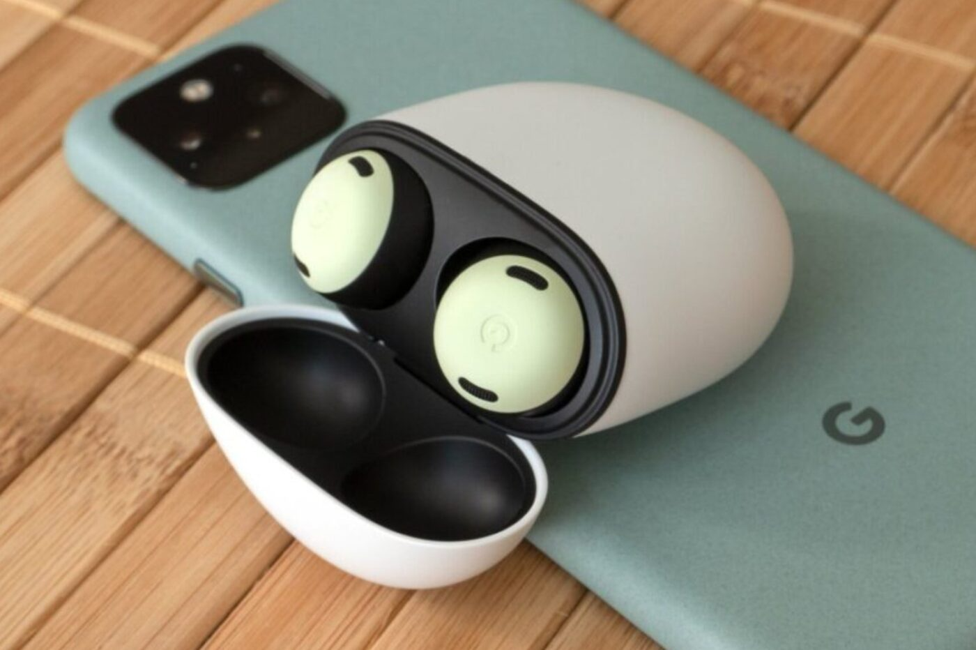 Google Pixel Buds Pro 　高機能　Bluetoothイヤホン Amazon.com: Google Pixel Buds Pro - Noise Canceling Earbuds - Up