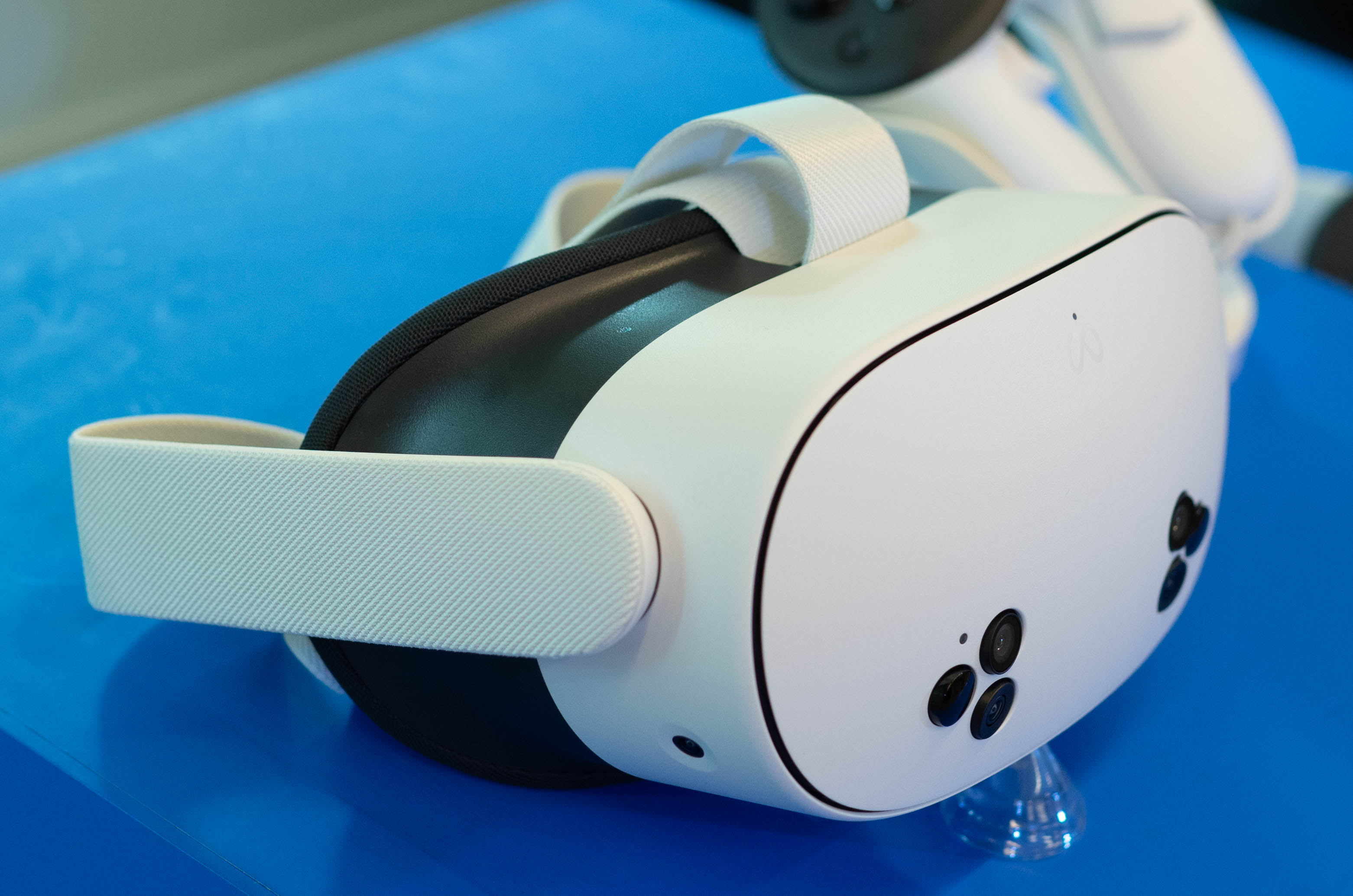 4万円台のXRヘッドセット「Meta Quest 3S」はお買い得 | ギズモード