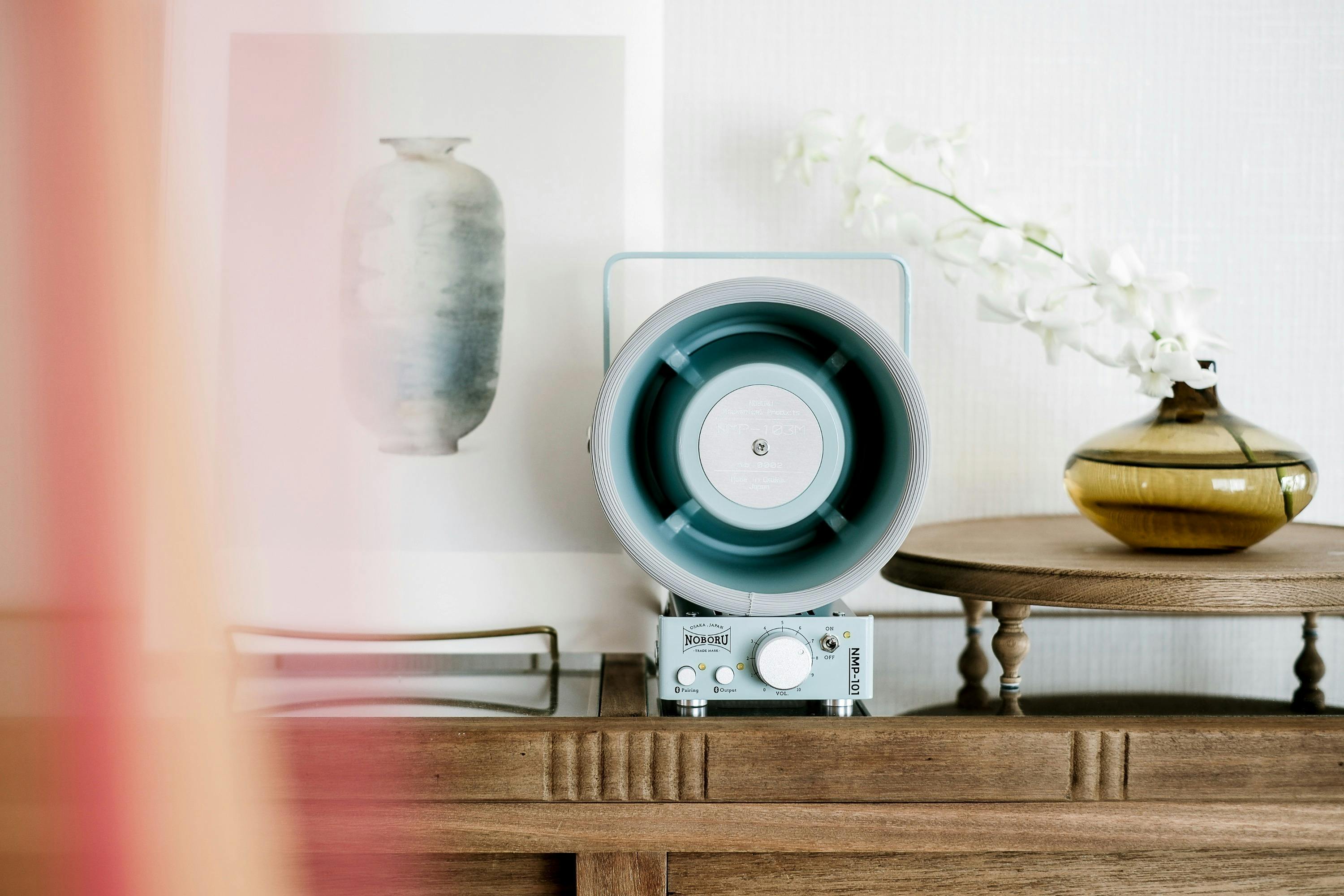 業務用拡声器が音楽スピーカーに変身。懐かしさを感じられるオーディオ