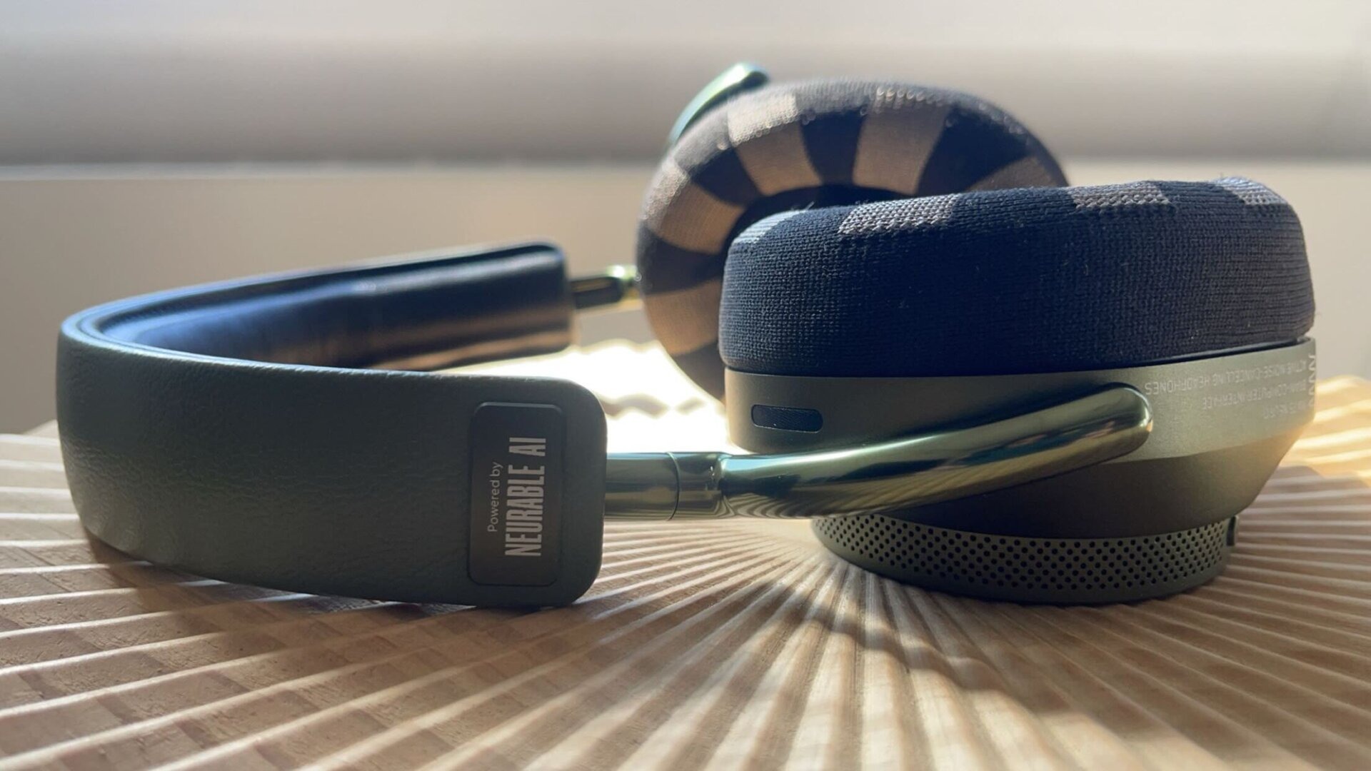 脳波を読み取るヘッドホン「MW75 Neuro」。音質はいいけど価格に見合う