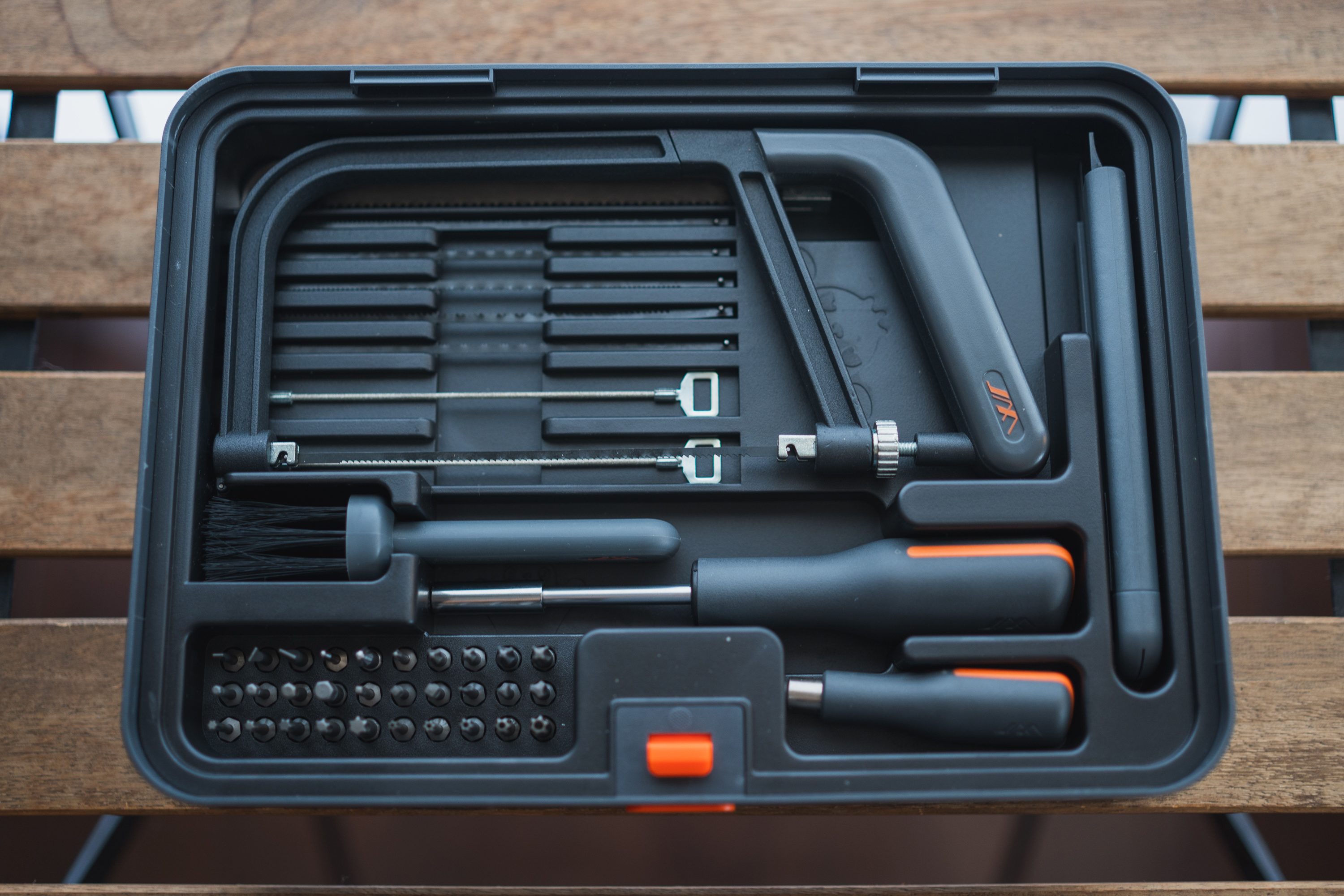 DIY初心者にもオススメかも。必要工具が一式揃う「JIMIBOX-X80」を使っ