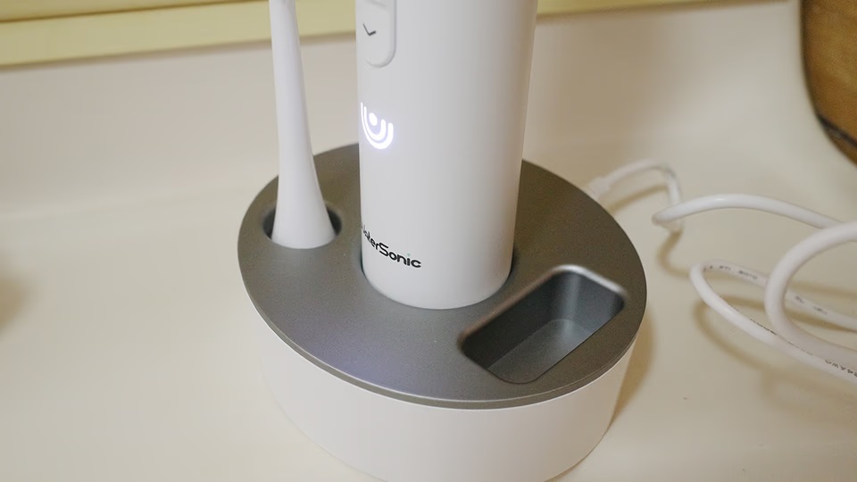 電動歯ブラシ「Water Sonic」で歯磨きとフロスを効率的にケア！自宅