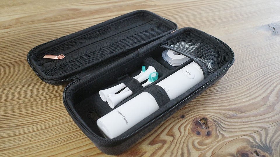 電動歯ブラシ「Water Sonic」で歯磨きとフロスを効率的にケア！自宅