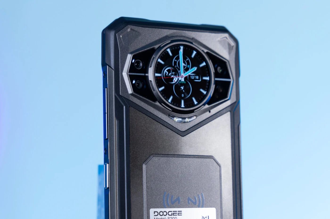 DOOGEE S200はタフな設計＆巨大バッテリーでお財布にもやさしいスマホ 