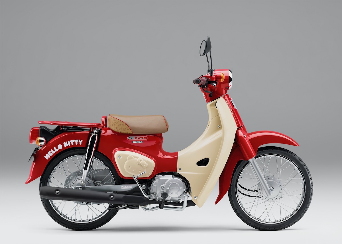 今年生産終了の「ホンダ スーパーカブ」。かけこみ需要で大ヒット 今年生産終了の「ホンダ スーパーカブ」。かけこみ需要で大ヒット