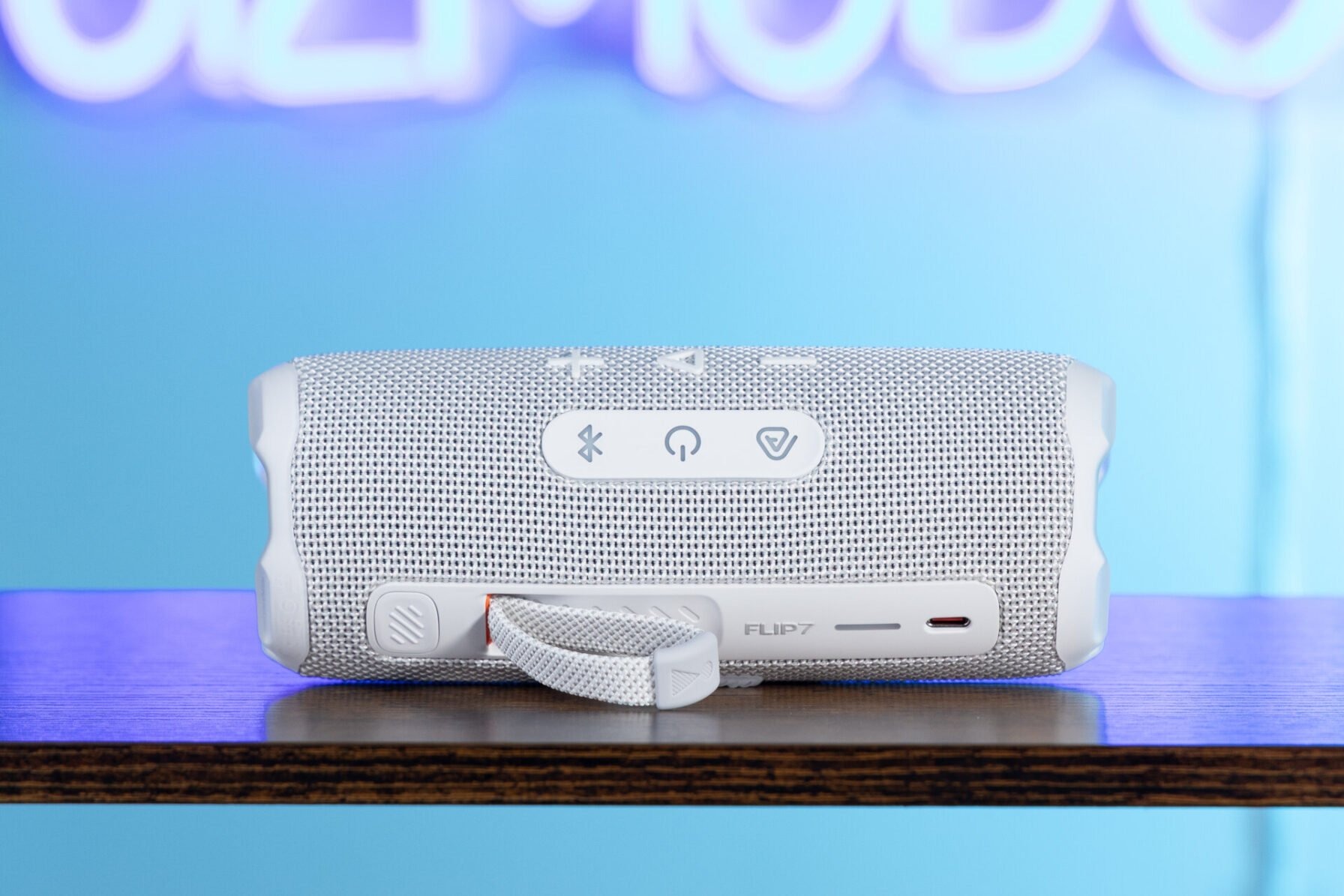 JBL Flip 7先行レビュー：コンパクト・軽量でここまでプレミアムな音