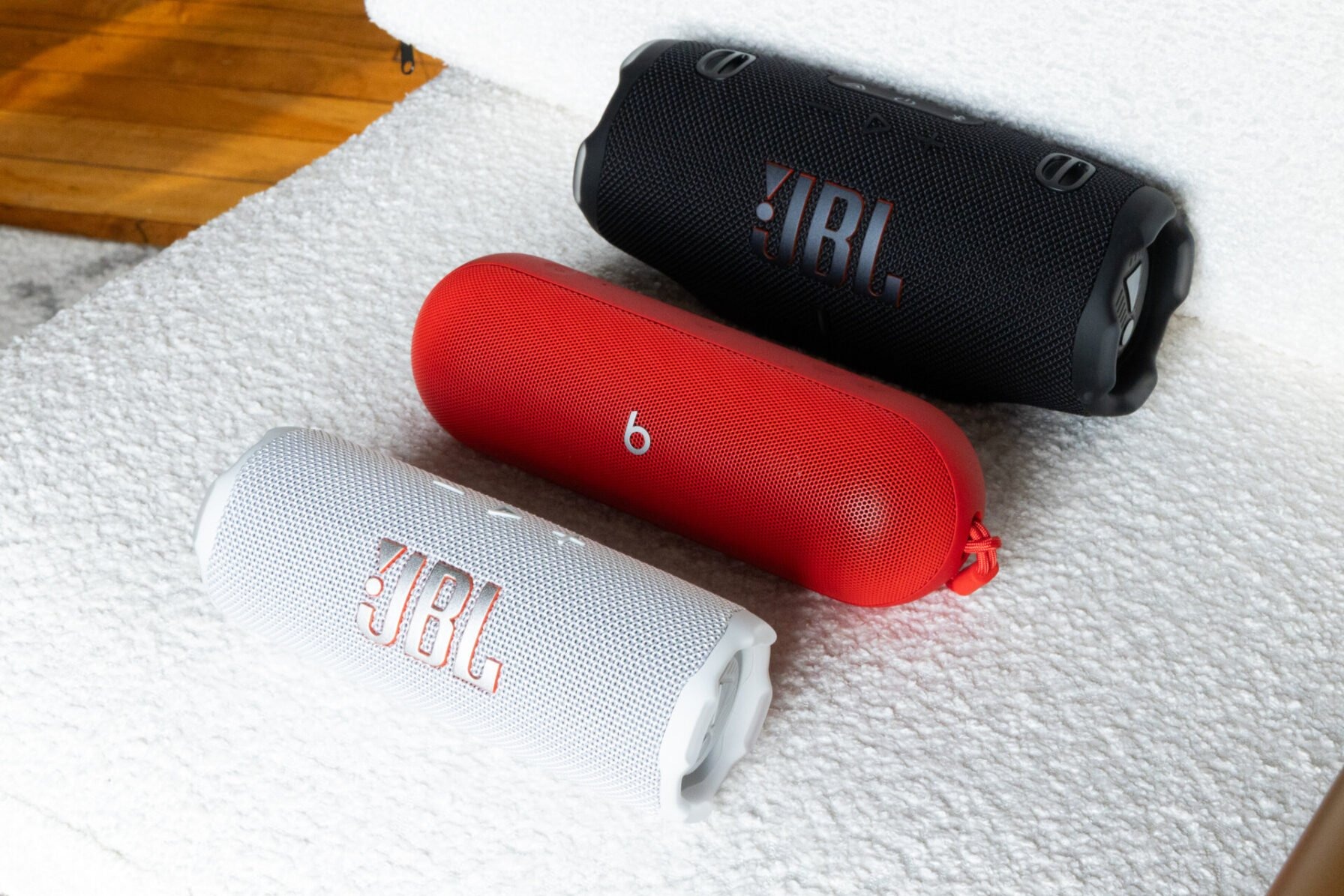 JBL Flip 7先行レビュー:コンパクト・軽量でここまでプレミアムな音 JBL Flip 7先行レビュー:コンパクト・軽量でここまでプレミアムな音