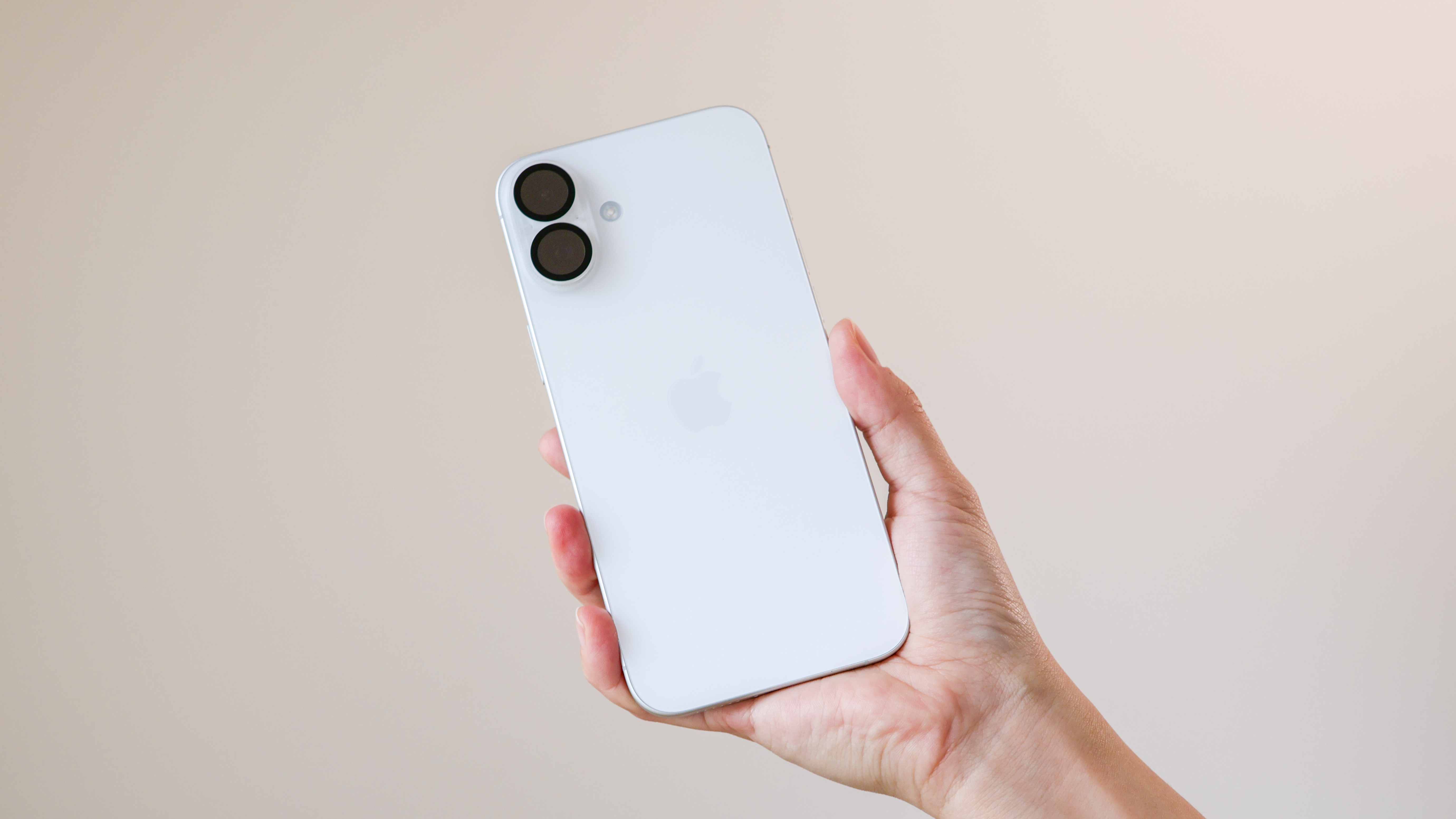 iPhone 16 Plus、ちょっと高くても大満足。次も「Plus」を選ぶと決めた
