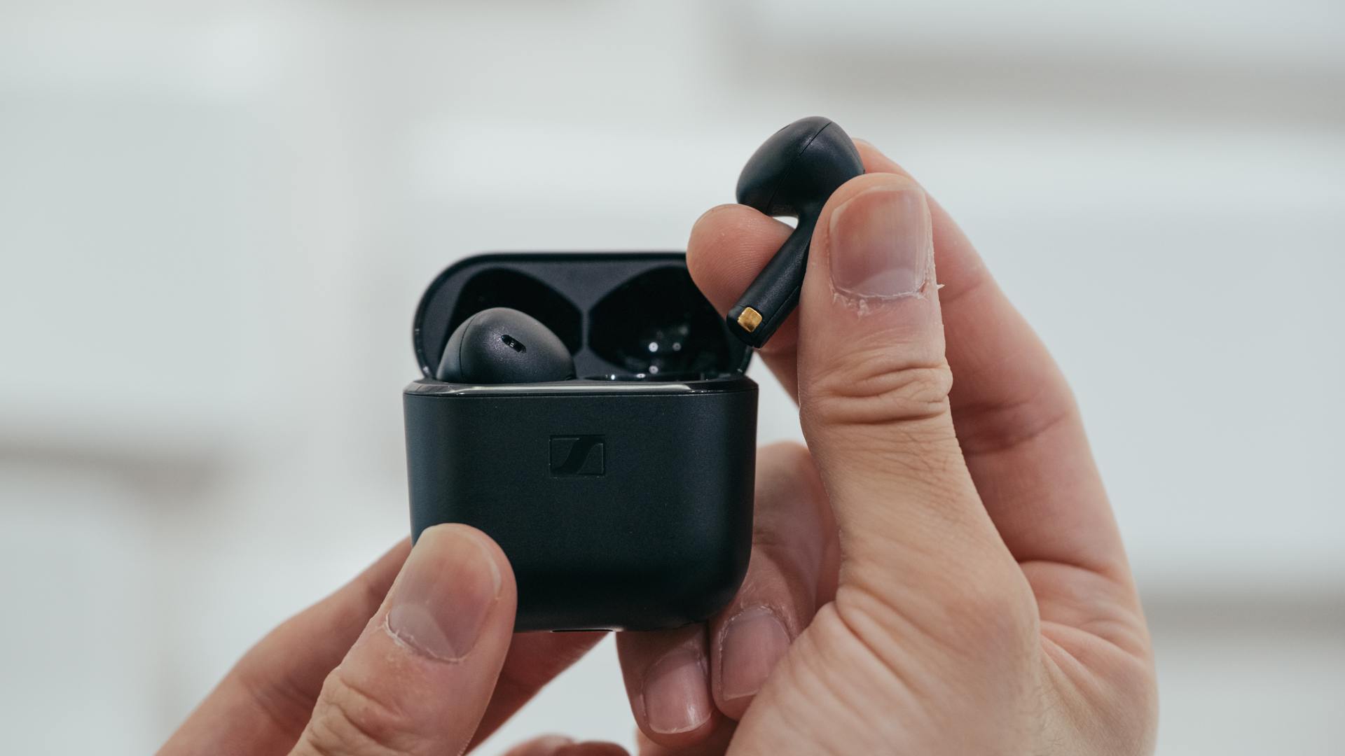 ★新品同様★ ゼンハイザー ACCENTUM Open ワイヤレスイヤホン ゼンハイザーの新イヤホンに「そう、この買いやすさだよ！」とうれしく