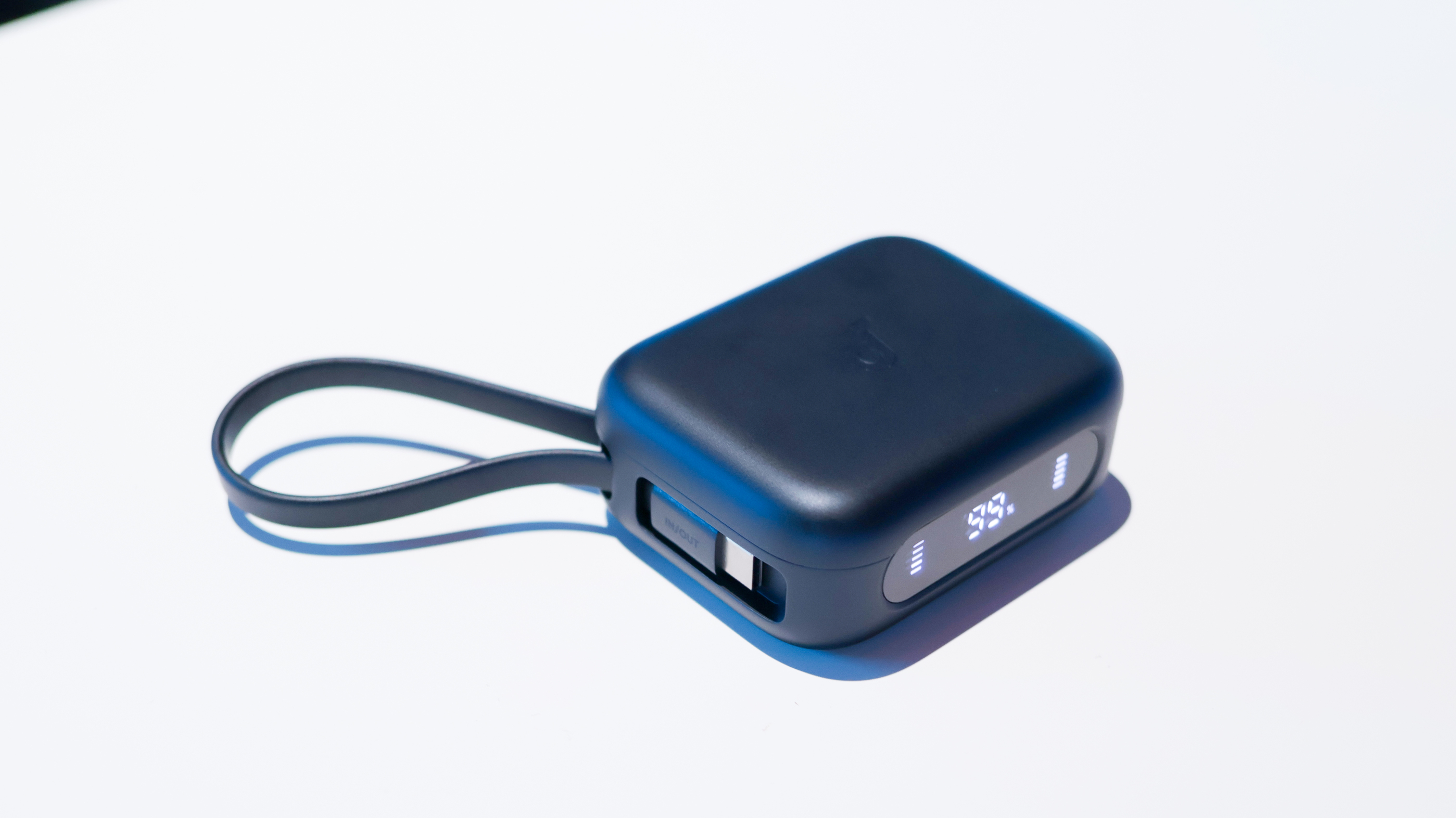 モバイルバッテリーとイヤホンを合体させるのって、意外と理にかなって