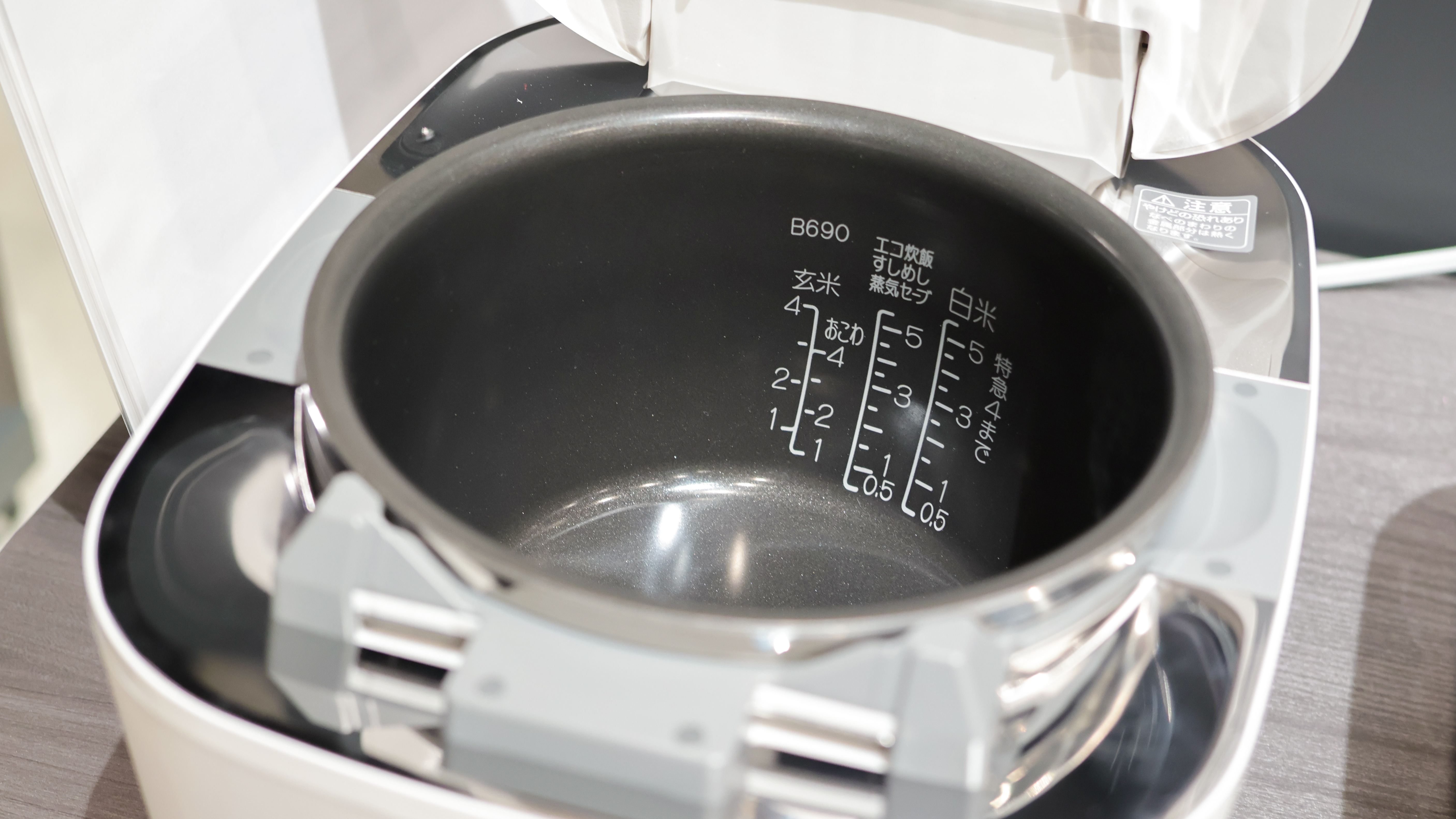 好みをフィードバック。121通りの中から最適解が見つかる象印の炊飯器