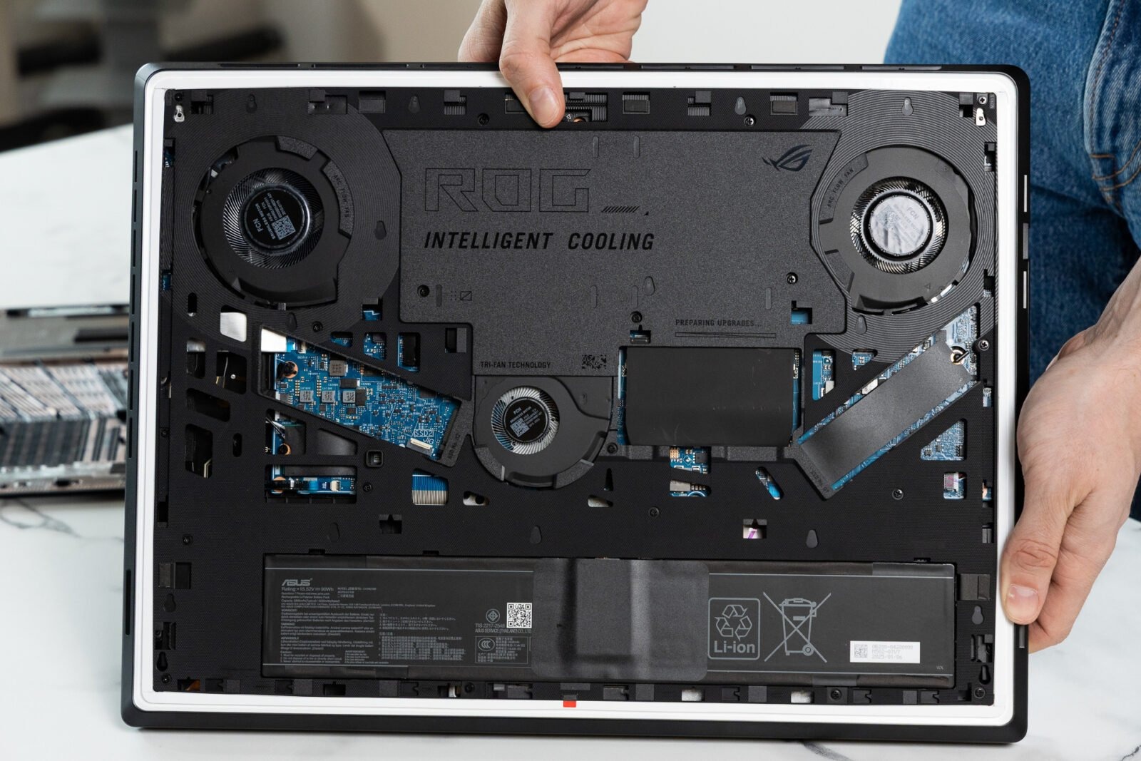 ASUSの新作、デスクトップゲーミングPC代替のベスト候補かも。66万円
