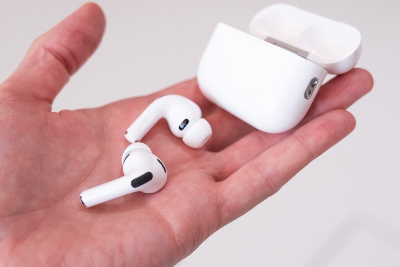 【美品】AirPods pro3 一度のみ装着 ミニレビュー】「AirPods Pro 3」今日発売。自腹購入品をさっそく開封