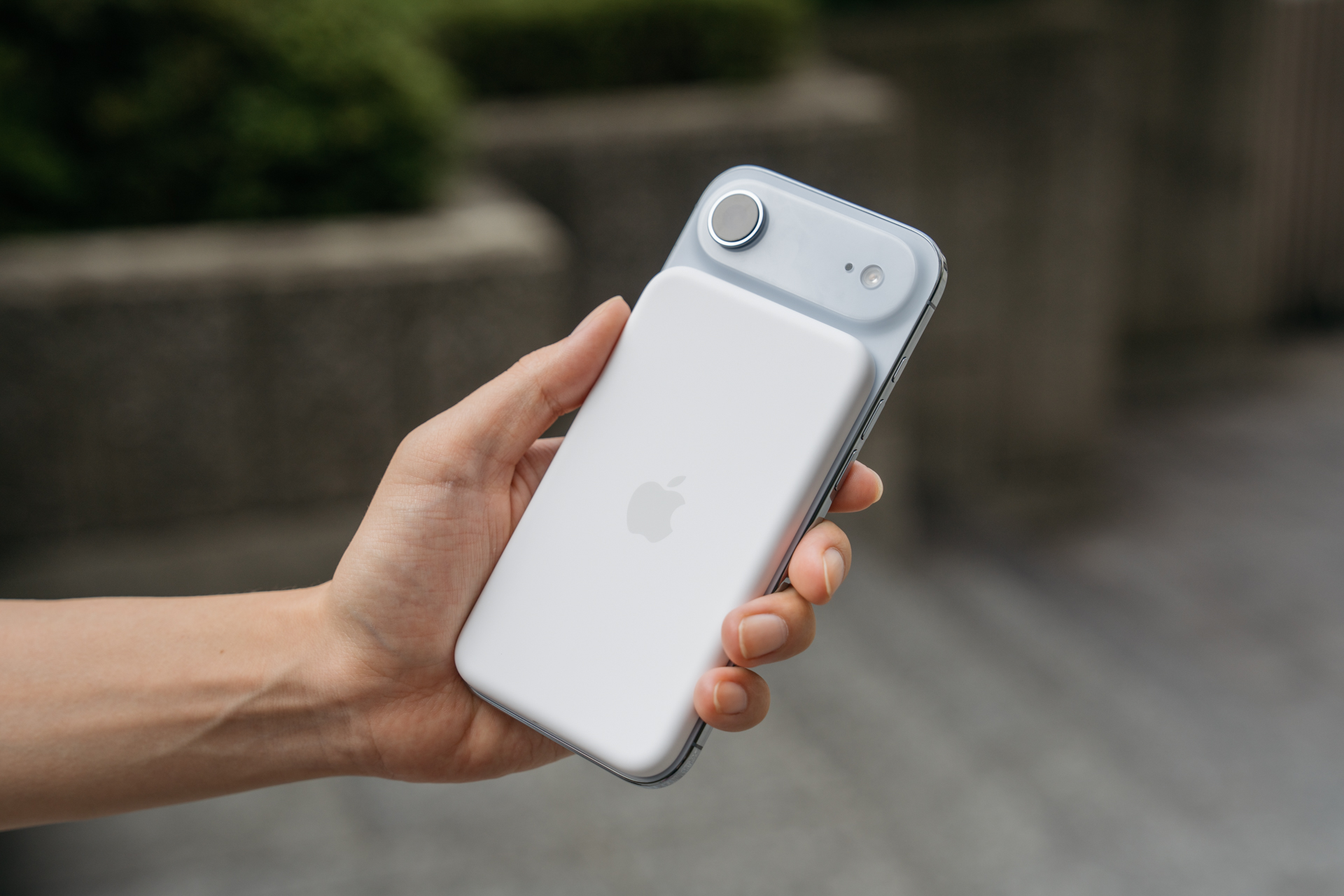 色々言ったけど、iPhone Air専用のMagSafeバッテリー、悪くないかも