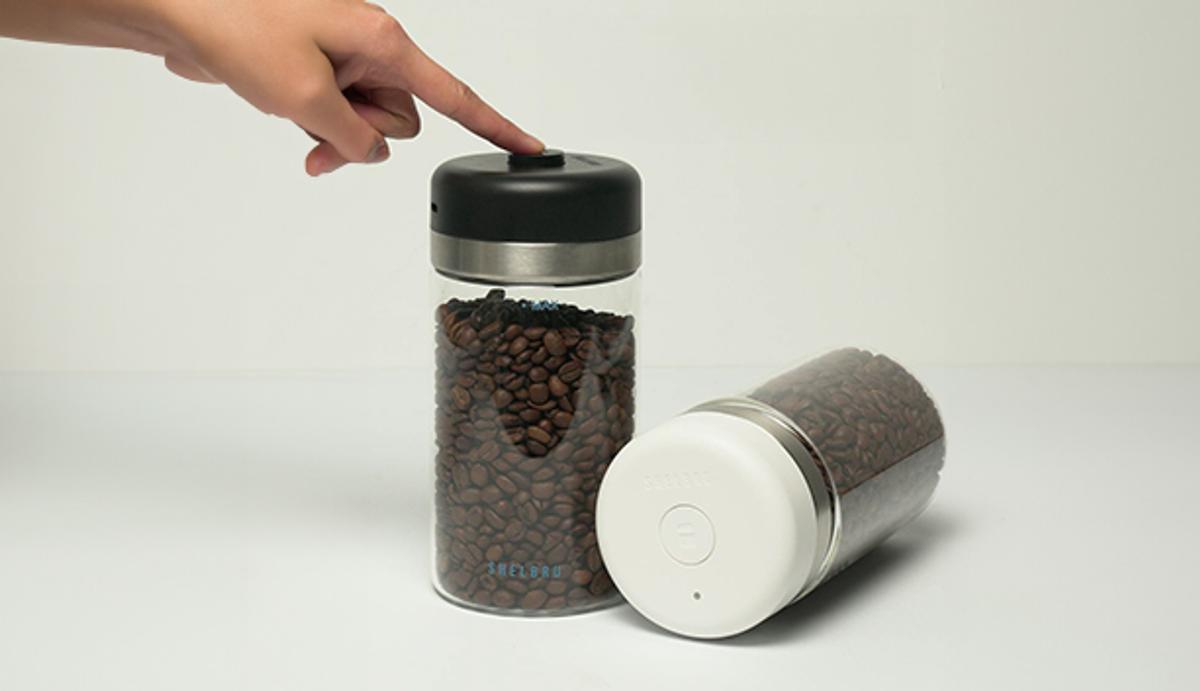 お気に入りのコーヒー豆、自動で真空維持するキャニスターでいつでも