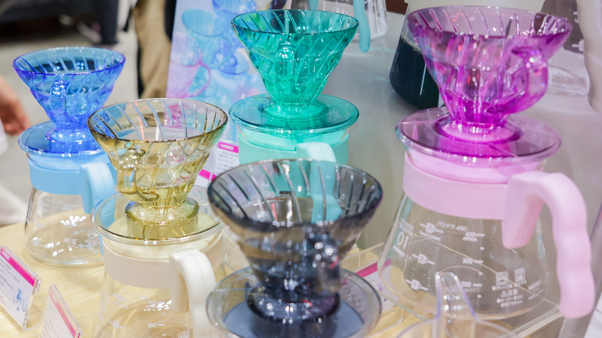 波うつお湯、たゆたうコーヒー。スケルトンなコーヒー器具から目が離せ