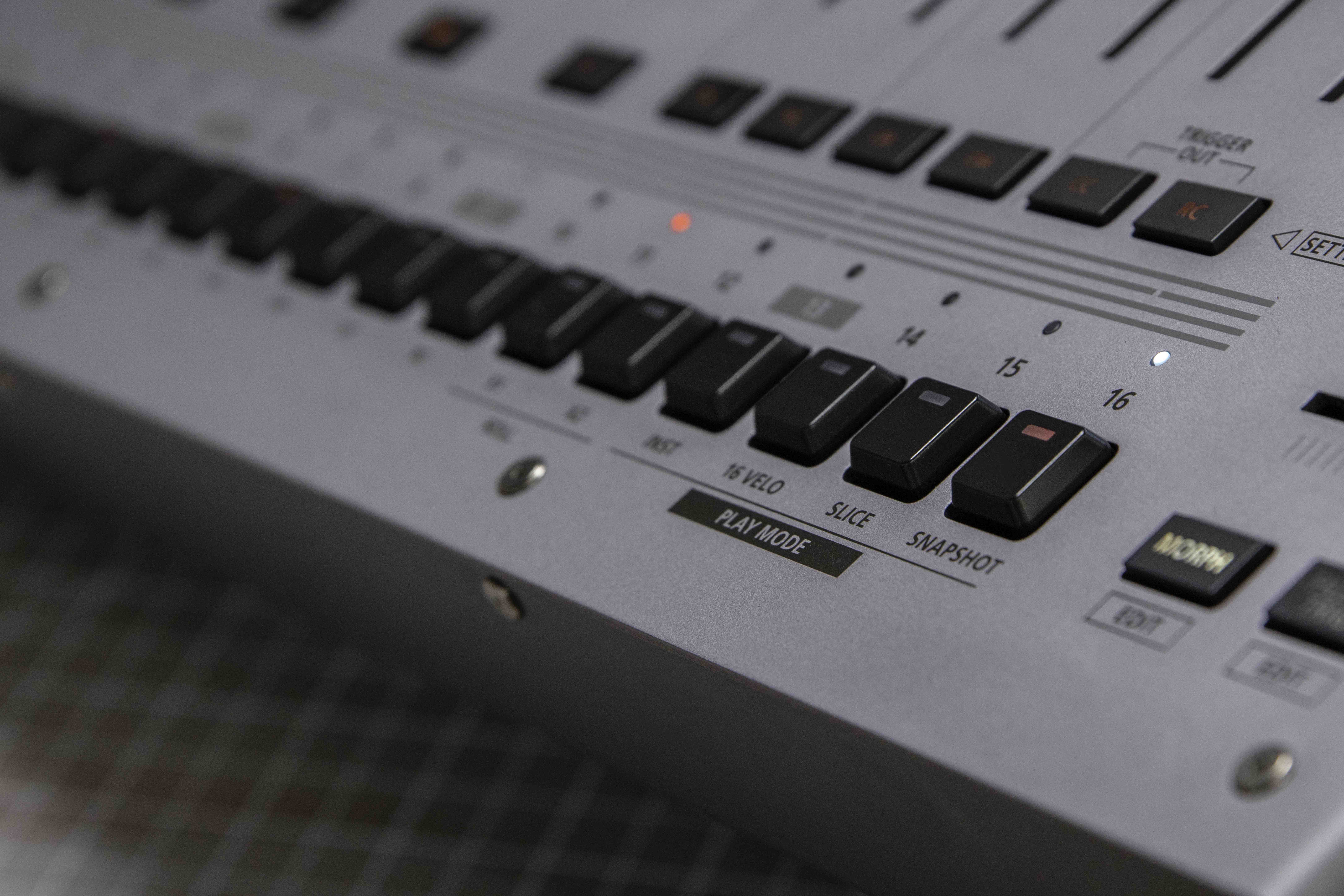 Rolandの伝説が帰ってきた。TR-1000は40年ぶりのアナログリズムマシン