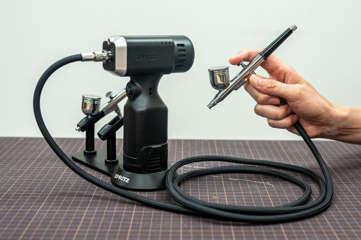 エアブラシでの塗装、色替えのたびに洗浄してる？ 「SPRITZ」なら5秒で