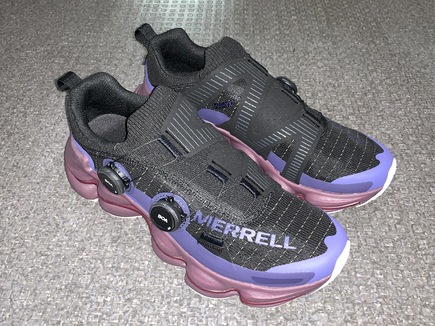 251013_MERRELL_giz001.jpg