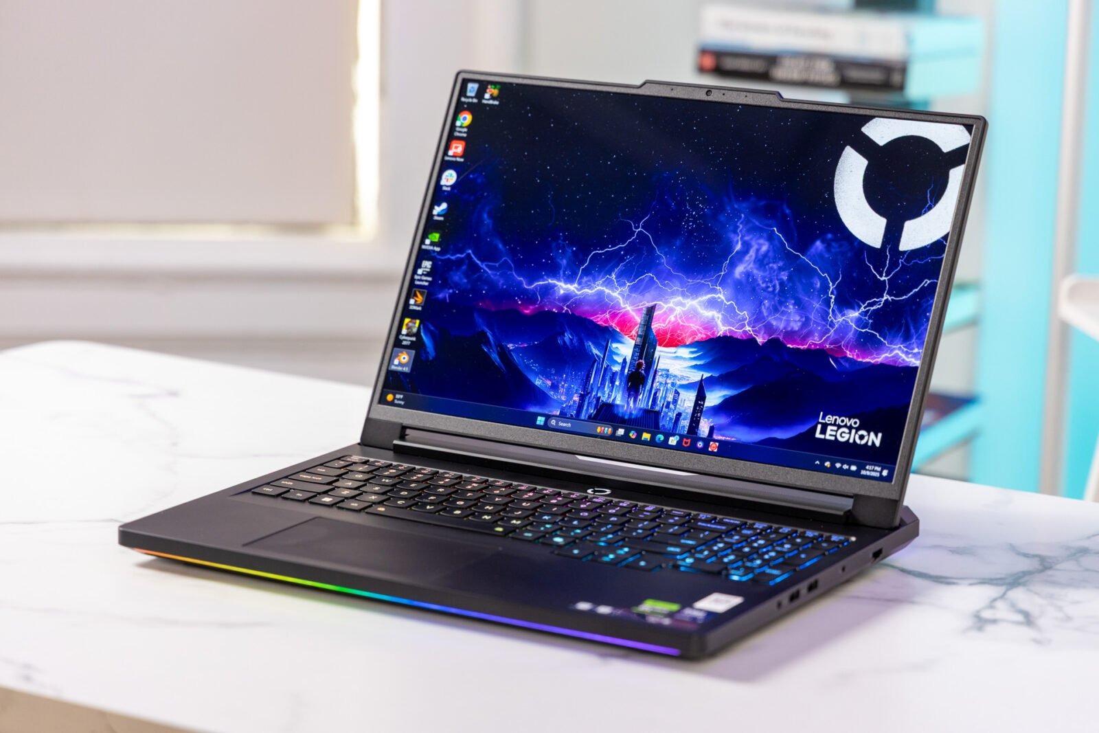 重い。デカい。でもこの映像美ならOK。レノボのゲーミングPC「Legion 