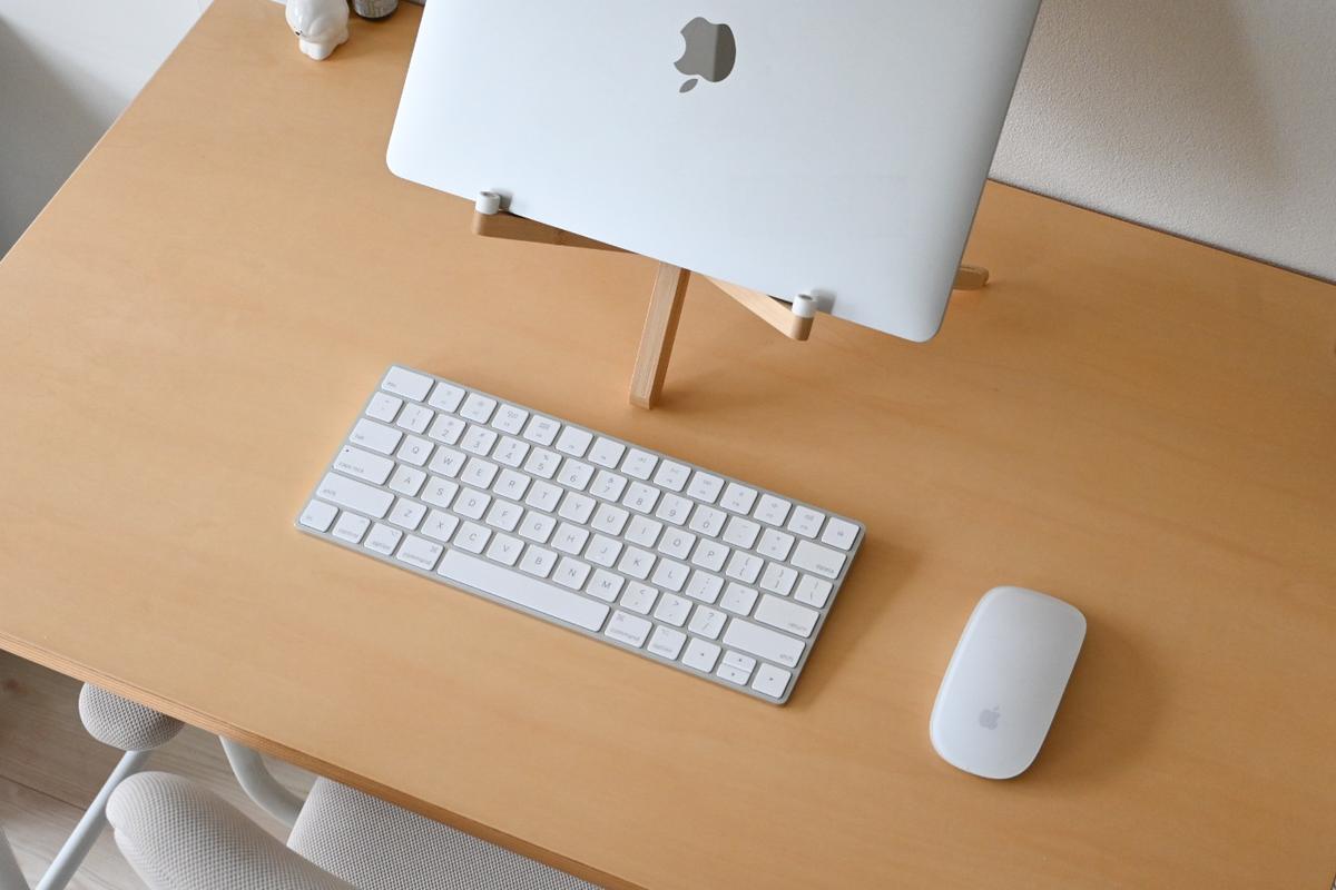Appleの「Magic Trackpad」で、狭い机でも快適に作業できるようになっ
