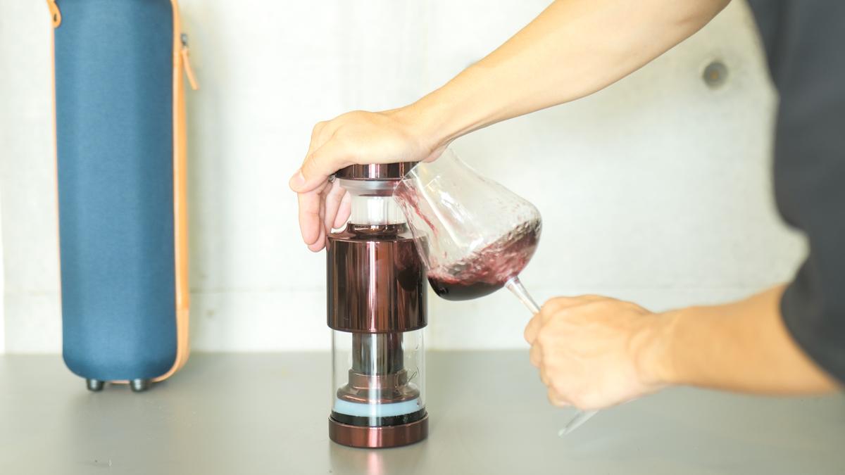 注射器の原理でワインをおいしく保存。毎日グラス1杯がサッと楽しめる