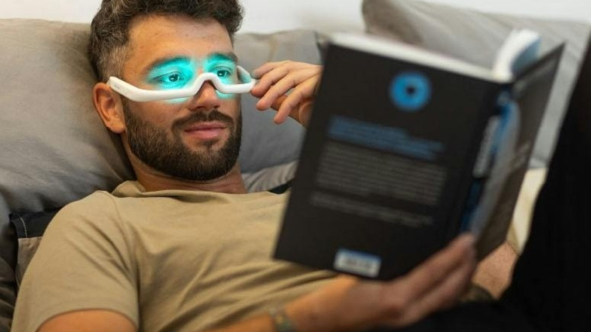 早朝の眠気に効くメガネ。光で体内時計をハックする方法 | ギズモード