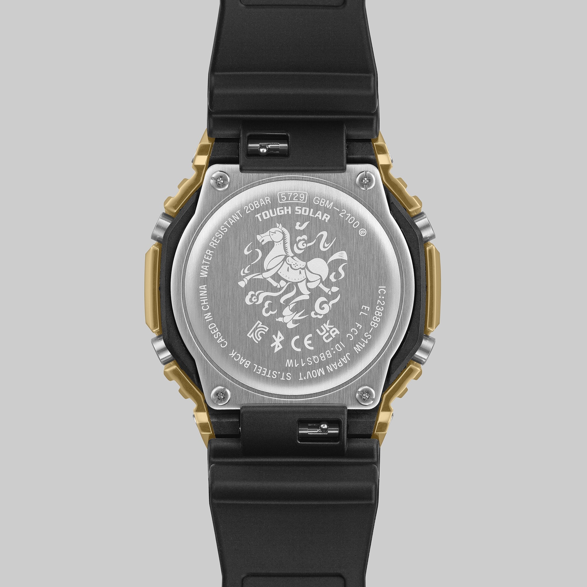 景気が良すぎるデザイン。金色の千里馬G-SHOCKで2026年を走り抜けよう 