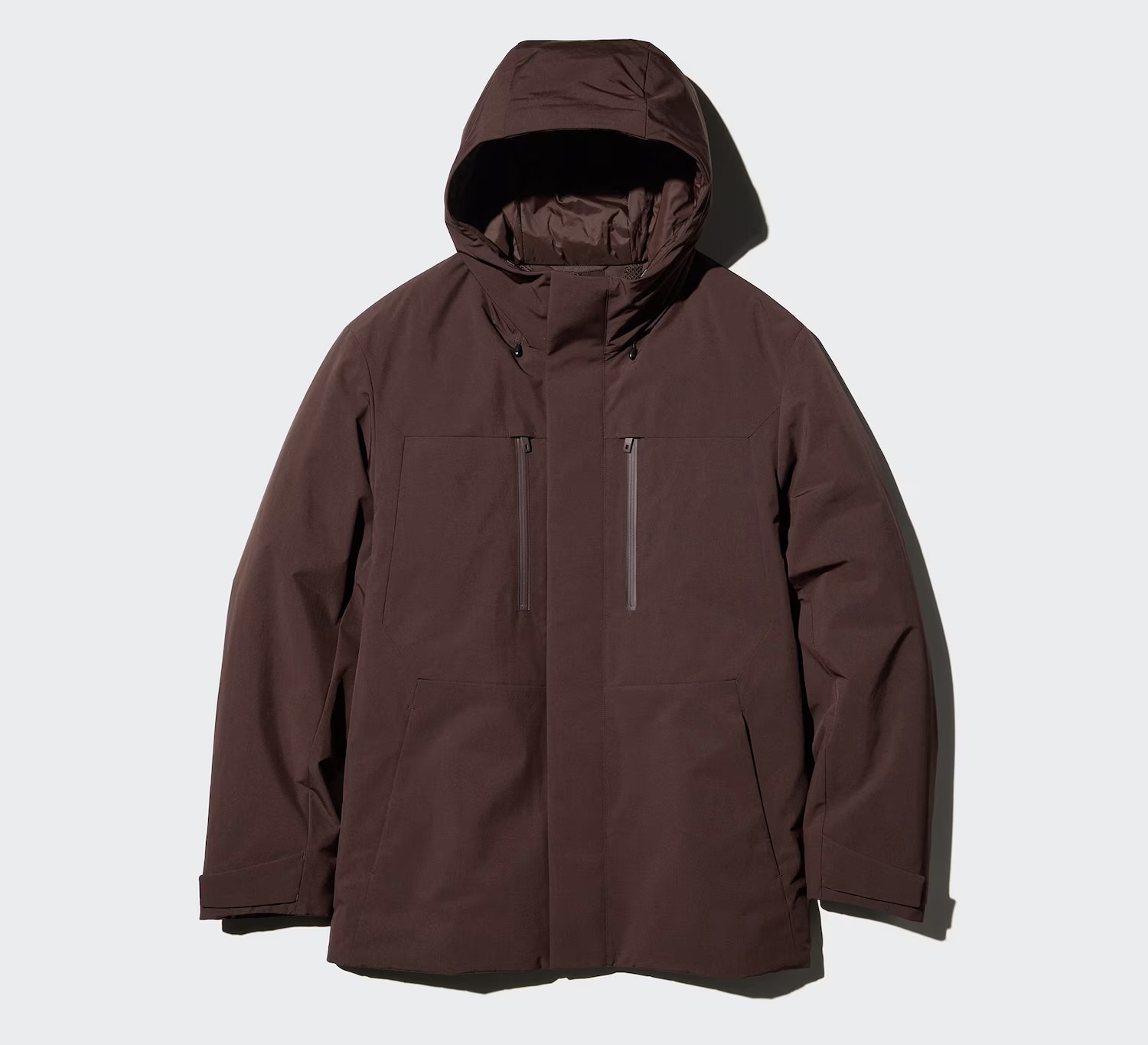 撥水＆止水加工で9,990円。ユニクロのダウンパーカーで寒さを乗り切ろ 