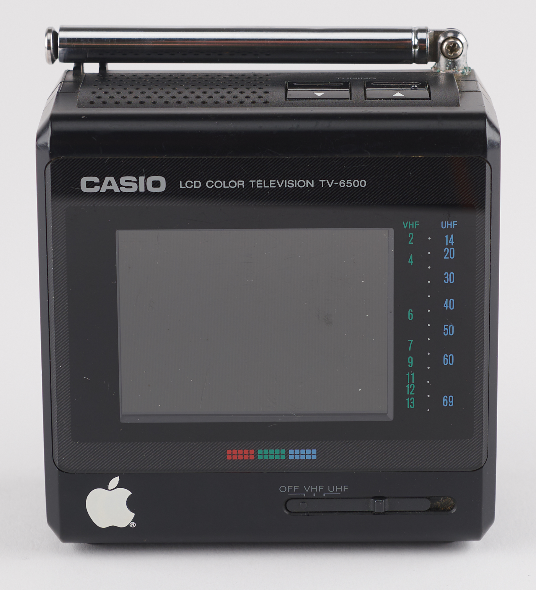 テレビ Car TV-M6500XA CASIO Appleロゴの日本製テレビ…16万円で落札された謎ガジェット