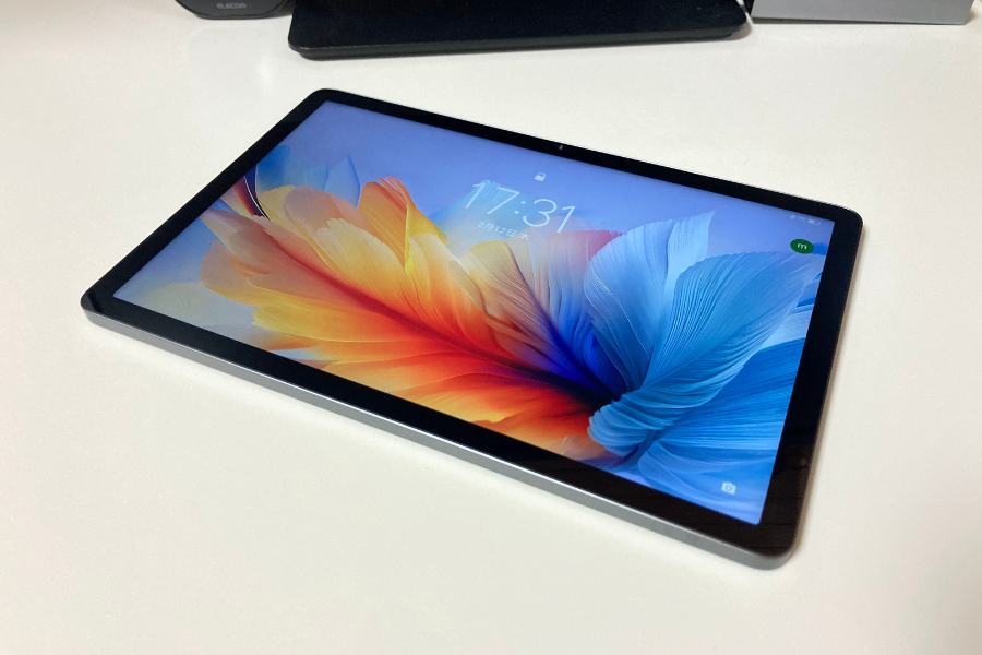 スマホの寿命を延ばしたい。そう思い立った私は、1万円台のタブレット