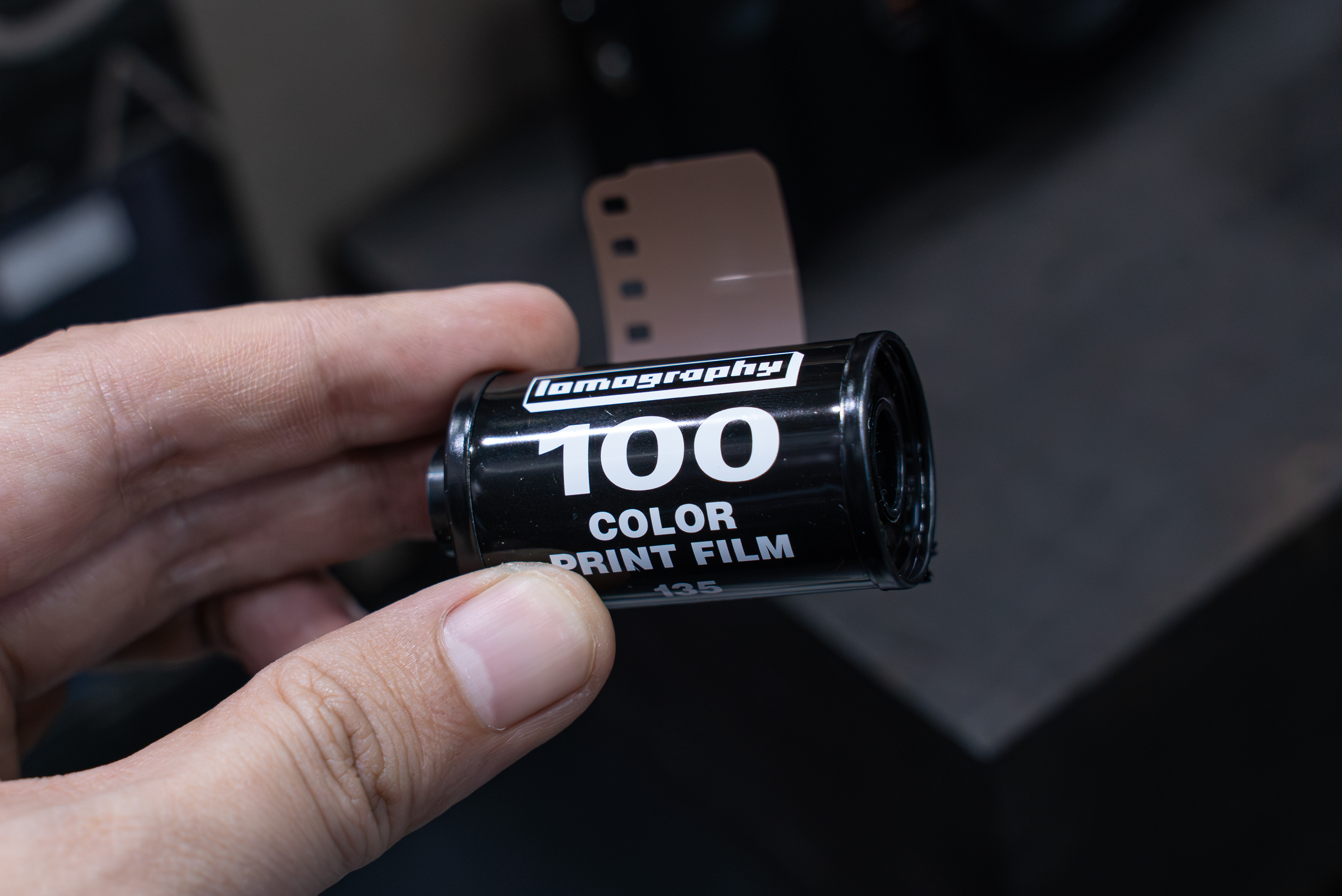 作りがいいなぁ。令和に生まれた“本格系”フィルムカメラ「Lomo MC-A