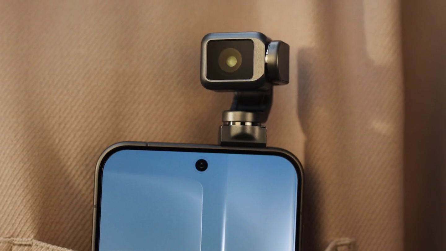 WALL-Eっぽくてカワイイ。ジンバルカメラが生きてるHONORの新スマホ