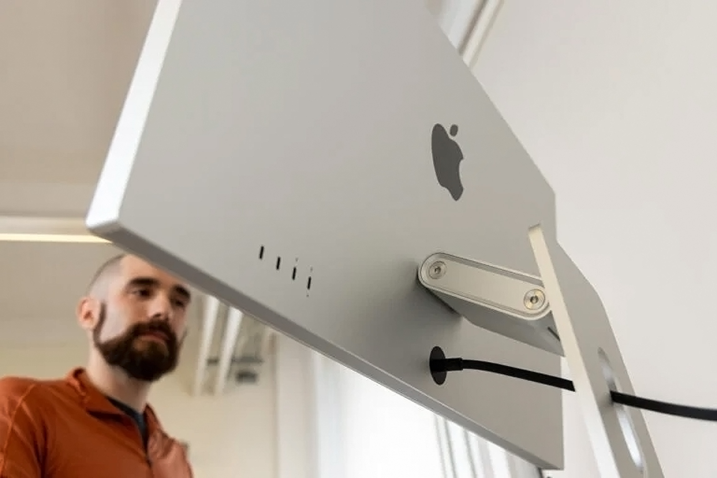 Appleの新作ディスプレイ「Studio Display XDR」、どこが良くて Appleの新作ディスプレイ「Studio Display XDR」、どこが良くて