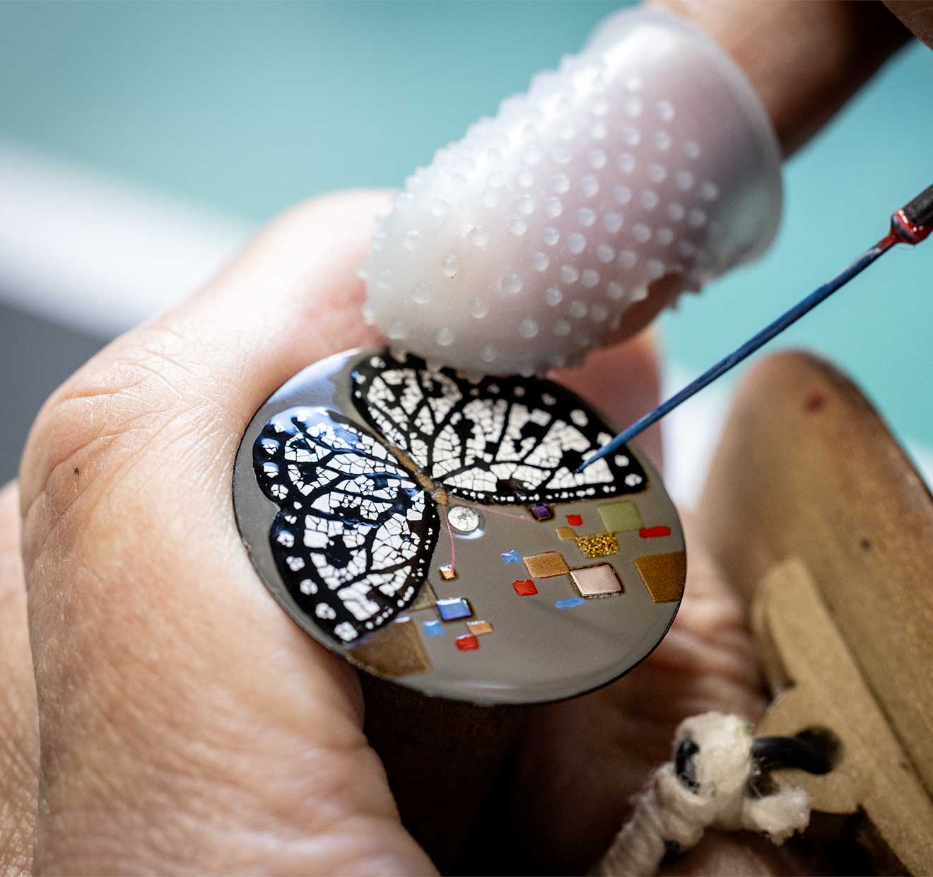 蒔絵×玉鋼×時計。ミナセが挑む日本の伝統工芸の頂点 | ギズモード