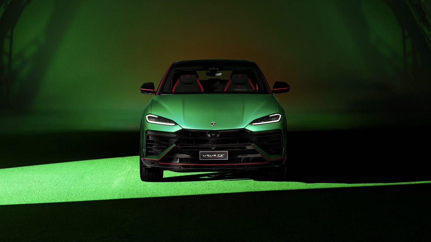 ランボルギーニの限定SUV。外装も内装も自分好みに染められる