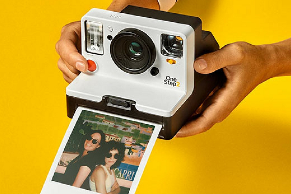 レトロだけど新しい。思い出をその場で手に入れるインスタントカメラ