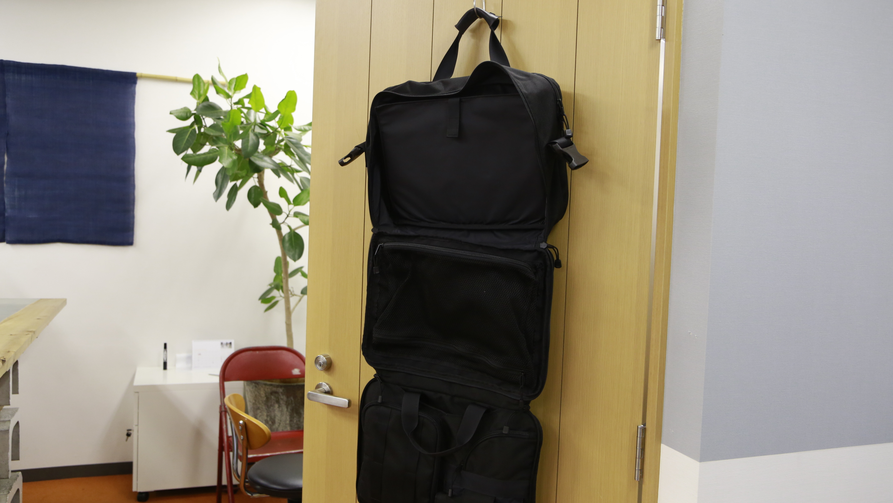 残り1日！一瞬で中身を見渡せる多機能ビジネスバッグ「SOHO BAG