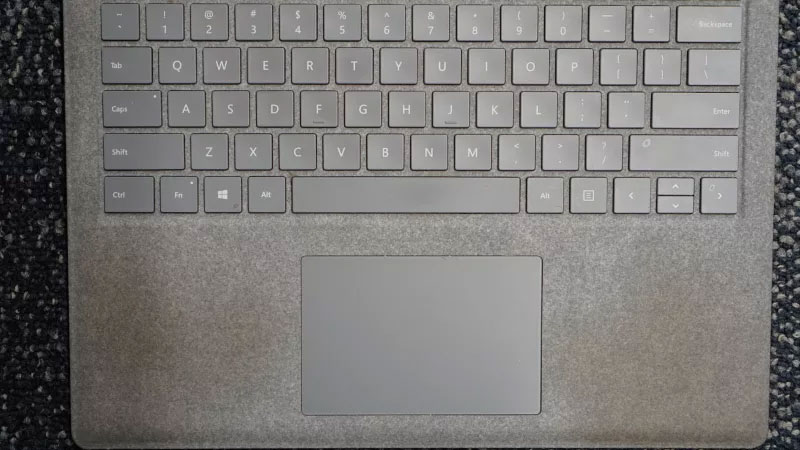 Surface Laptop 1年間レビュー：今でも満足、次世代も欲しいな