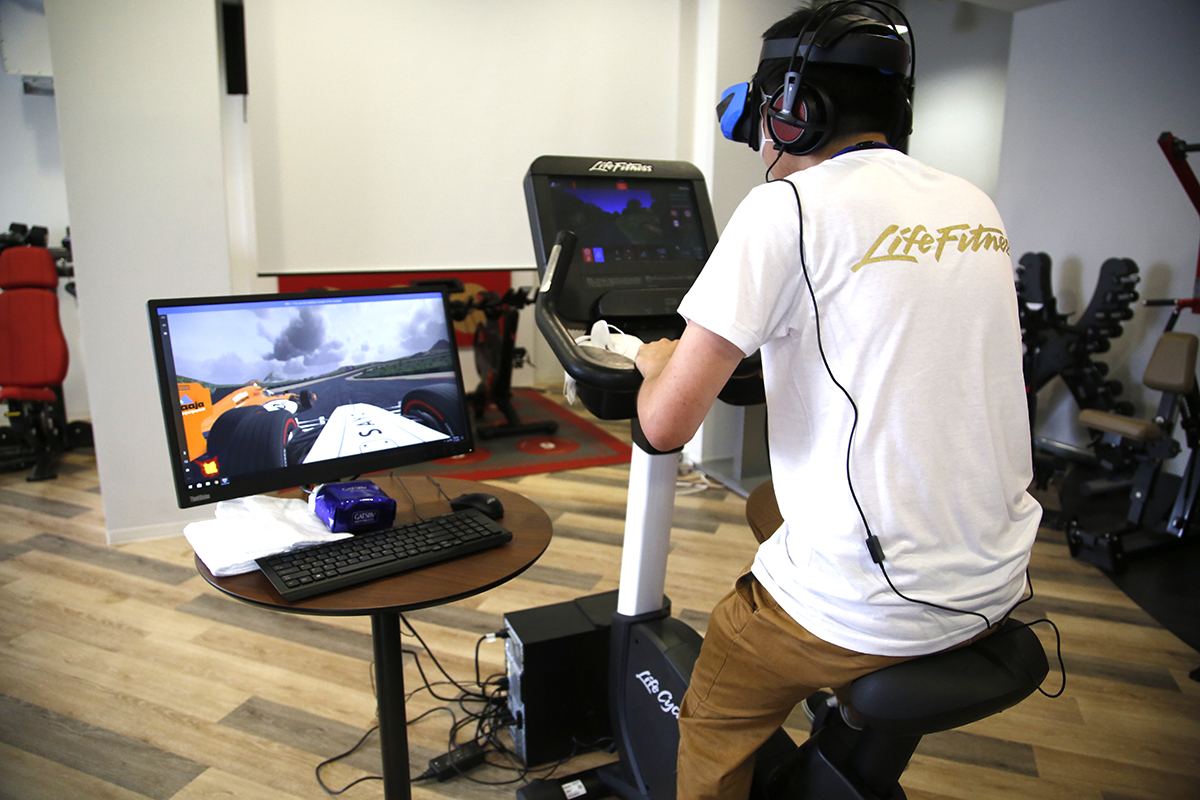 エアロバイクし「ながら」VR。テクノロジーでフィットネスに大変革が 