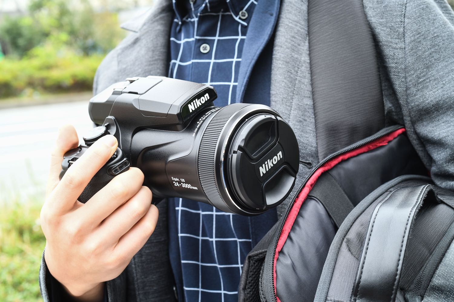 あの子が見えなくなるまで…。ニコン「COOLPIX P1000」の超望遠ズームで