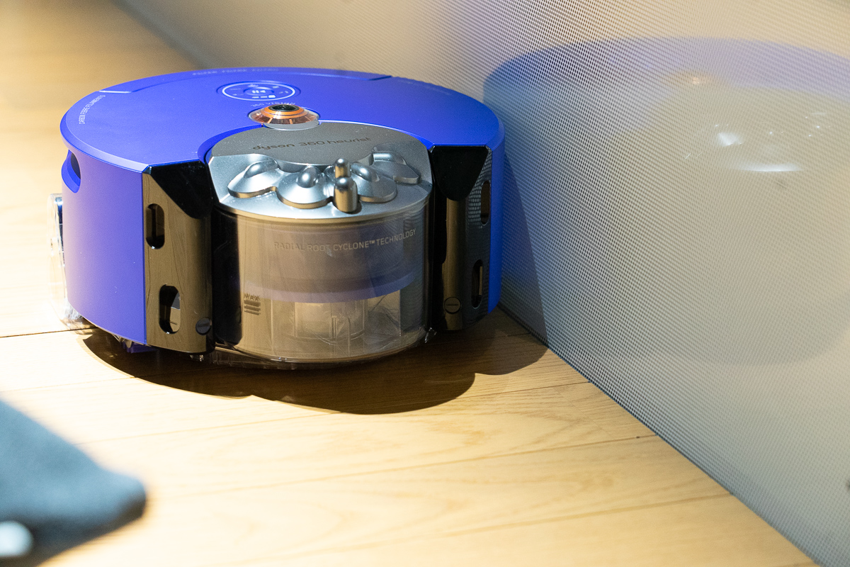 ついに床を片付けなくても使えるロボ掃除機が誕生した。「Dyson 360