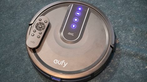 ルンバの爆音にさようなら。3万ちょいのお掃除ロボットEufy RoboVac