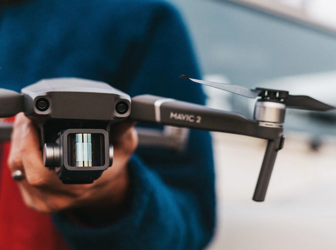 DJI Mavic 2 Pro/Zoom」に外付けできるドローン用アナモルフィック