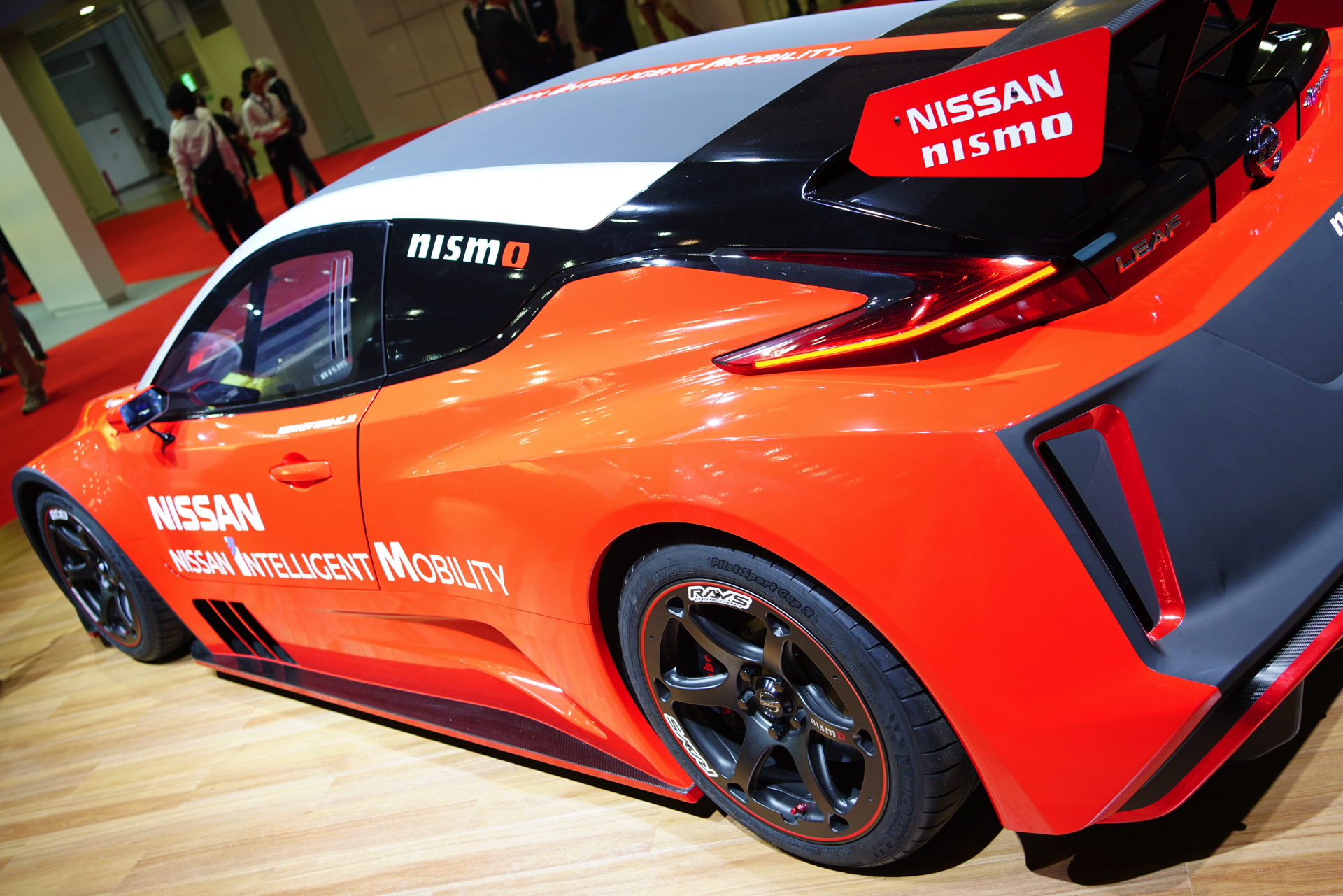 リッジレーサー』感ある箱車EVレーシングカー日産「LEAF NISMO RC 