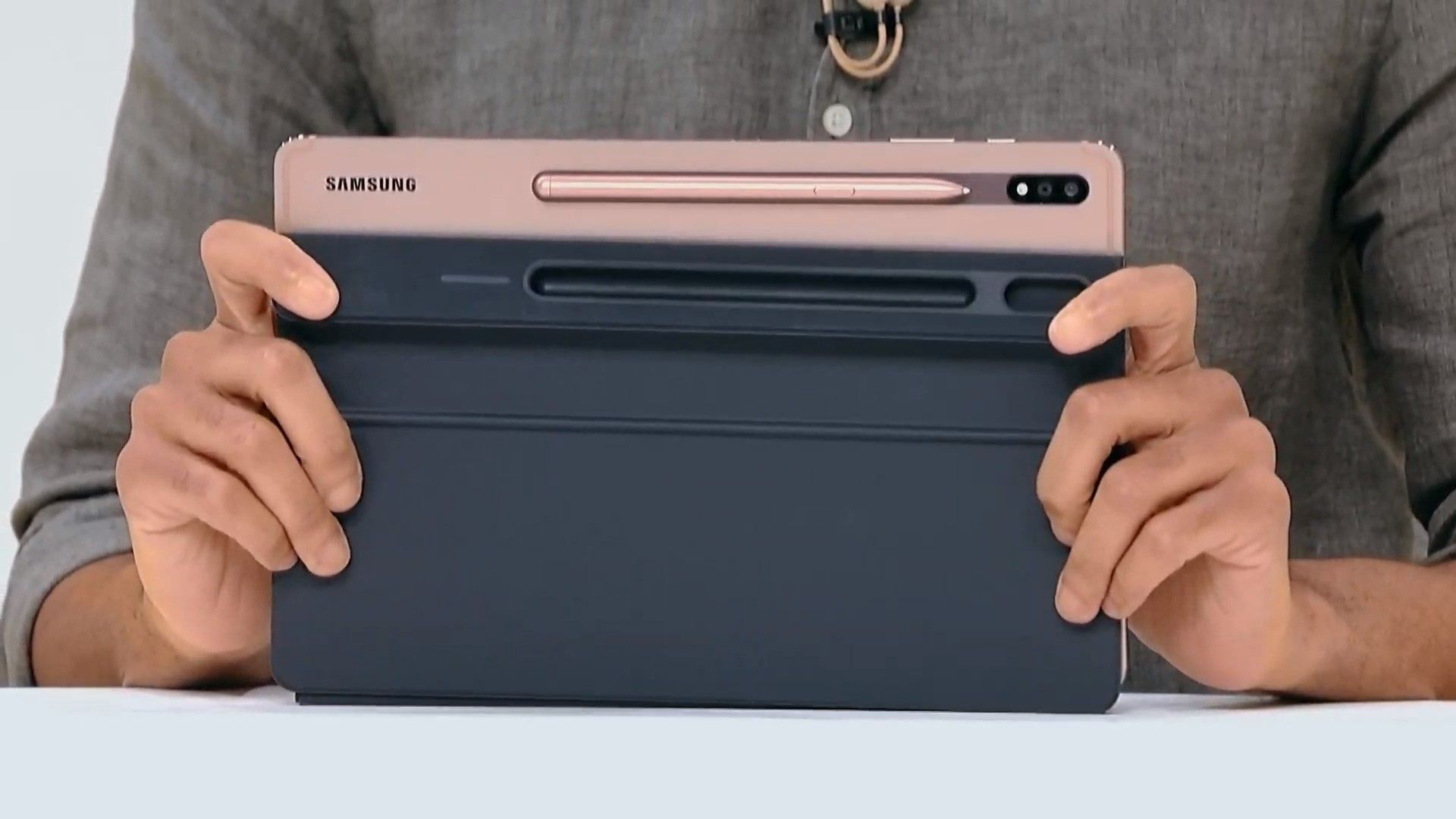 ノートPC並みに使えそうな5G対応タブレット「Galaxy Tab S7」と